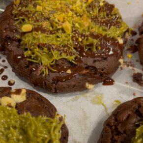 6 Dubai Chocolate Cookies