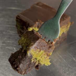 Dubai chocolate brownies recipe kit!